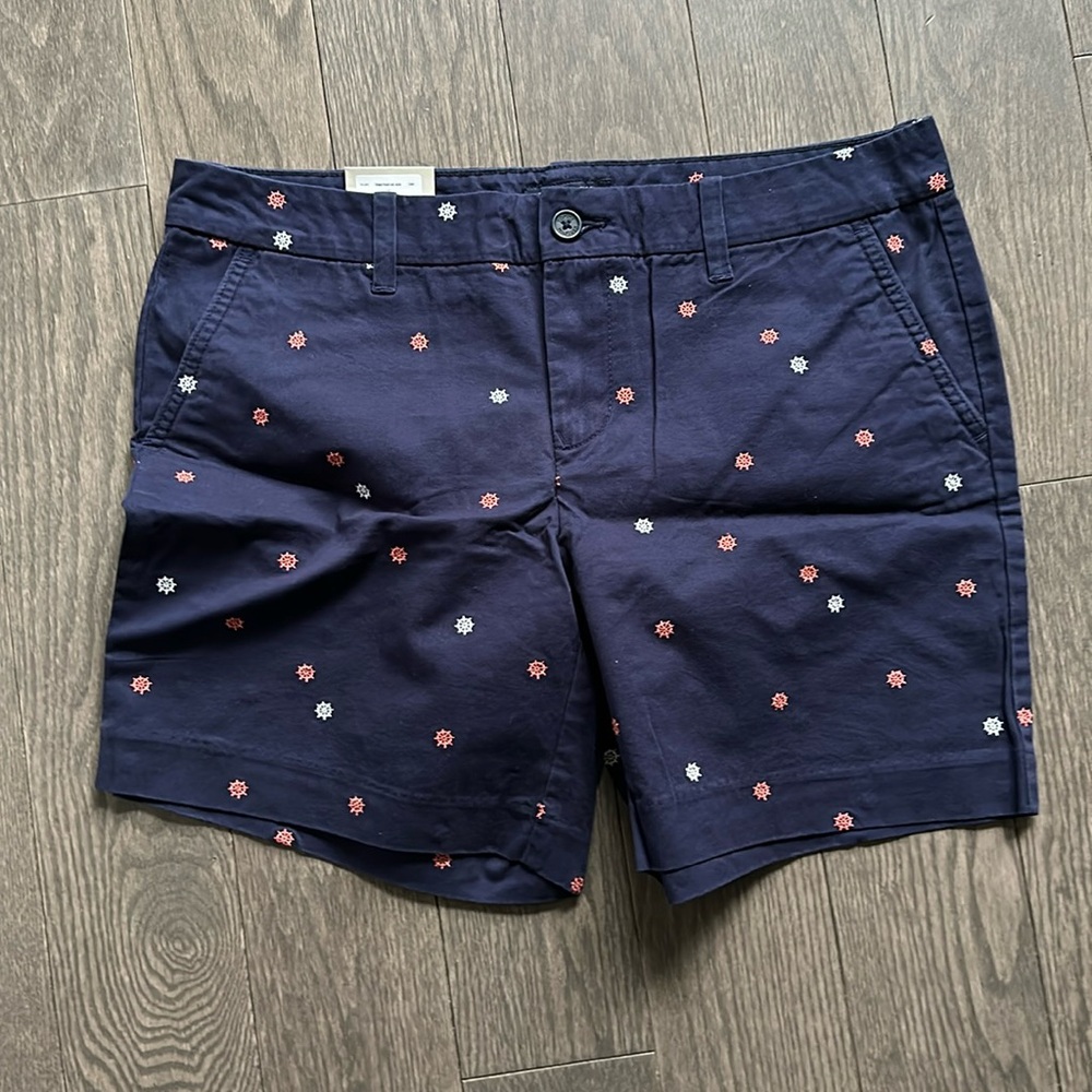 Tommy women’s shorts size 10 BNWT
